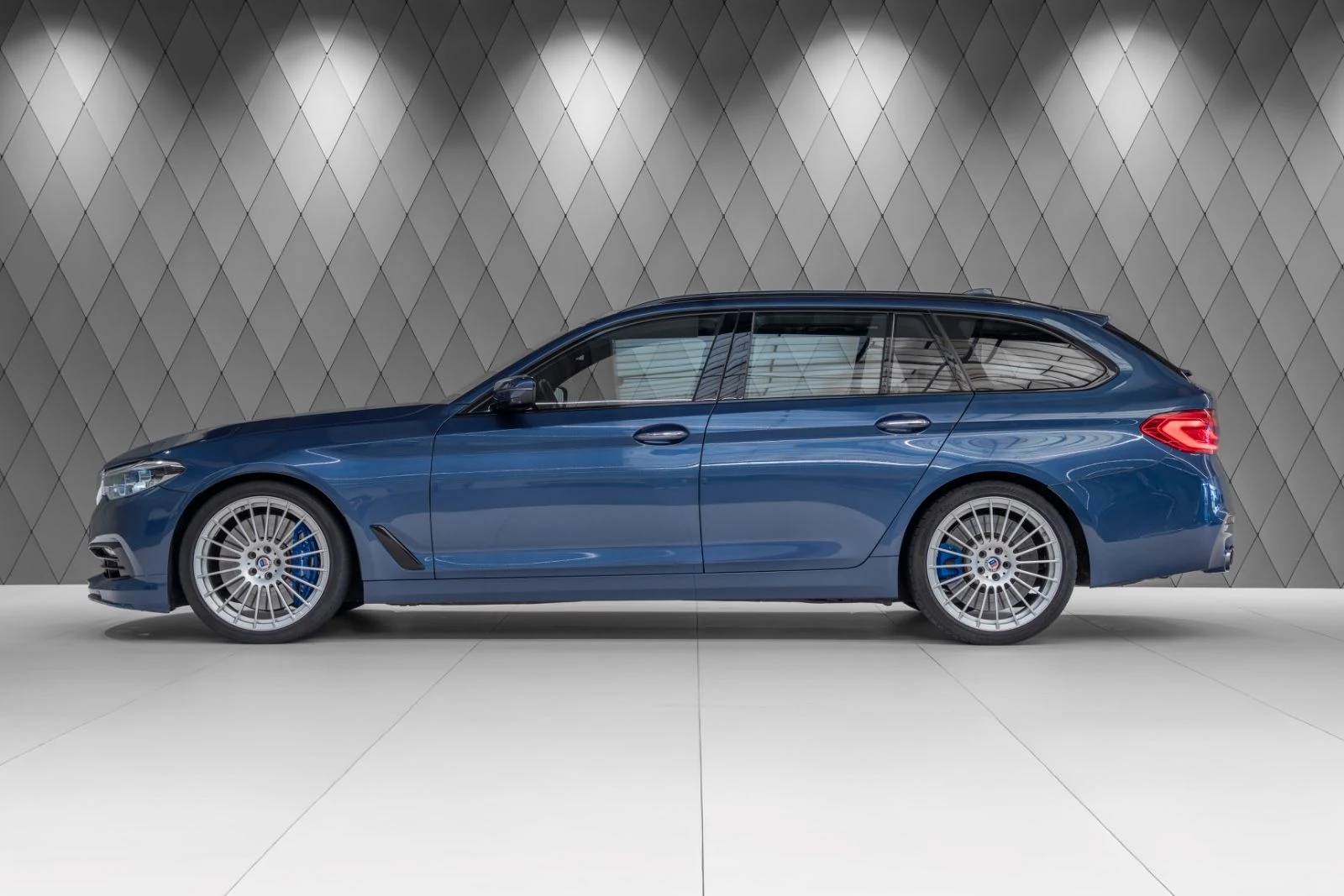 Alpina B5 Bi-Turbo Touring (G31), 3/10