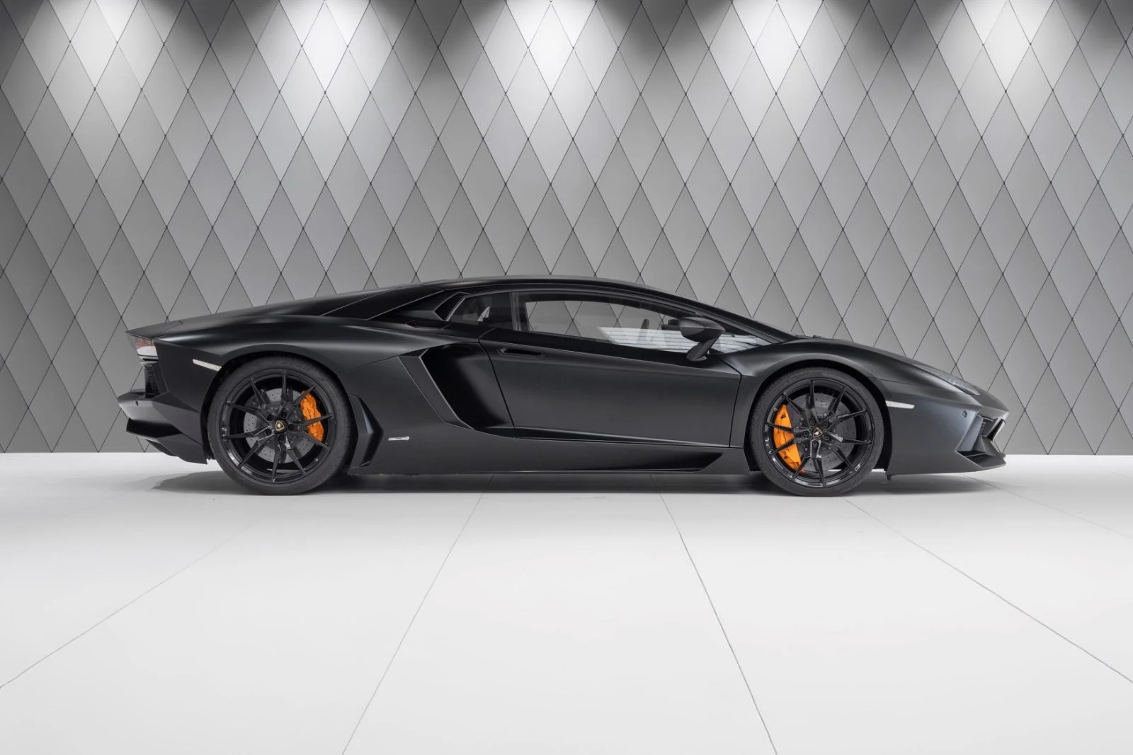 Lamborghini Aventador LP 700-4, 2/10