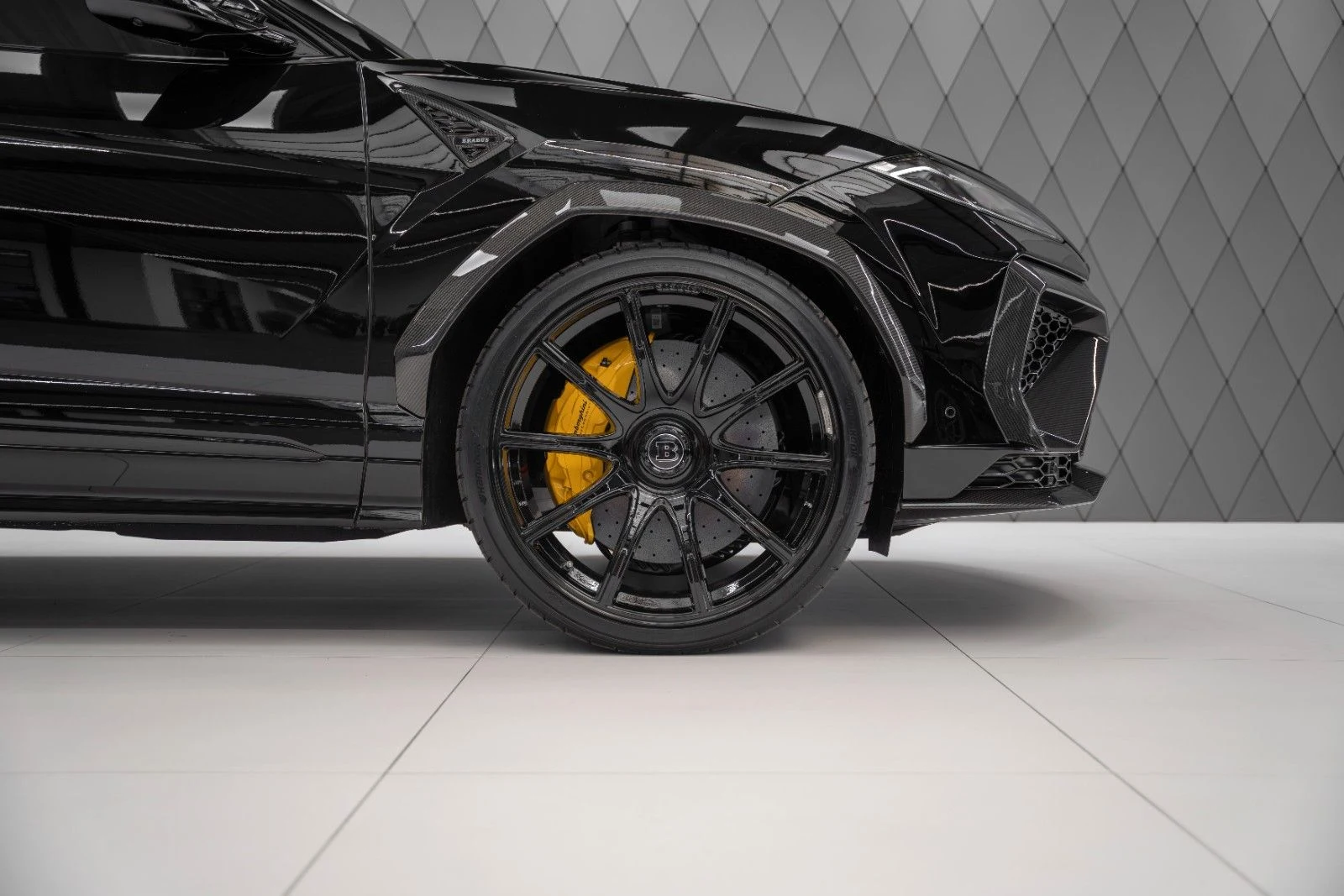 BRABUS Urus SE, 6/10