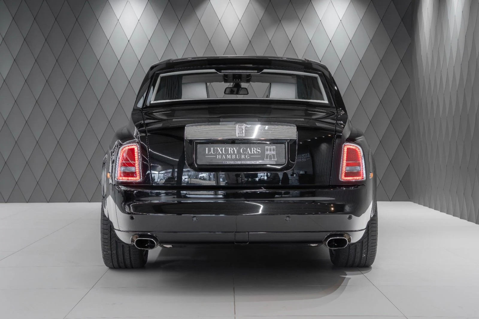 Rolls-Royce Phantom (VII), 4/10