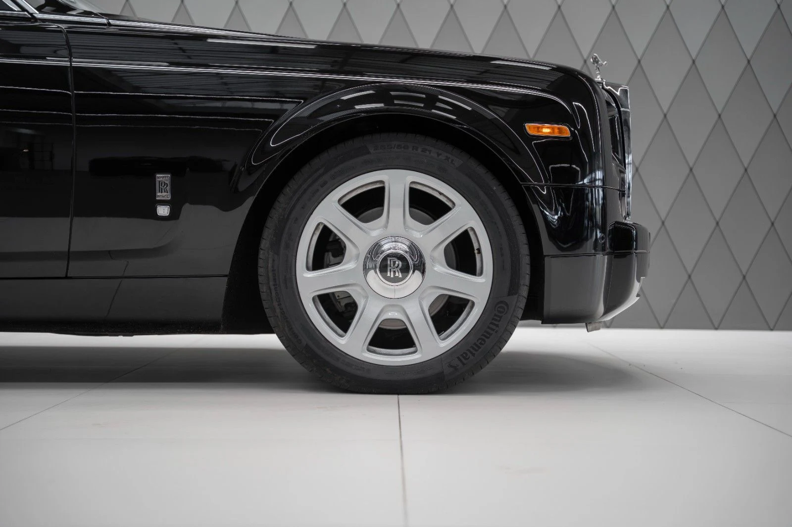 Rolls-Royce Phantom (VII), 6/10