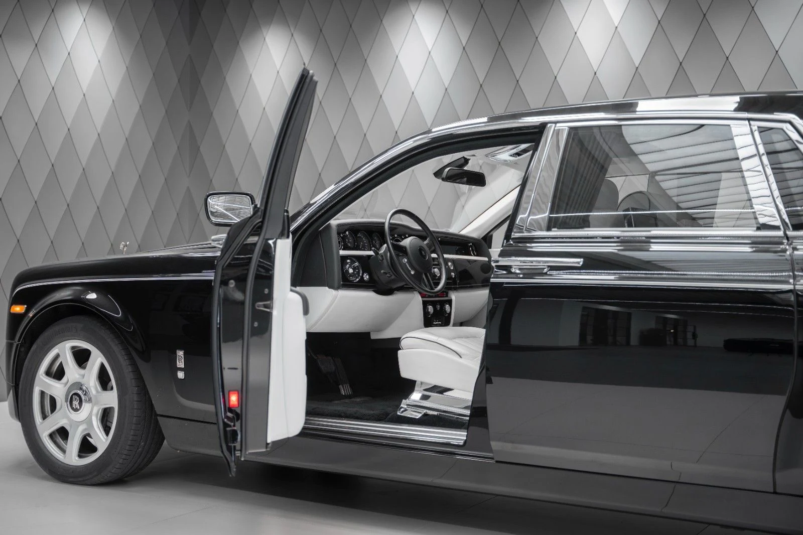 Rolls-Royce Phantom (VII), 10/10