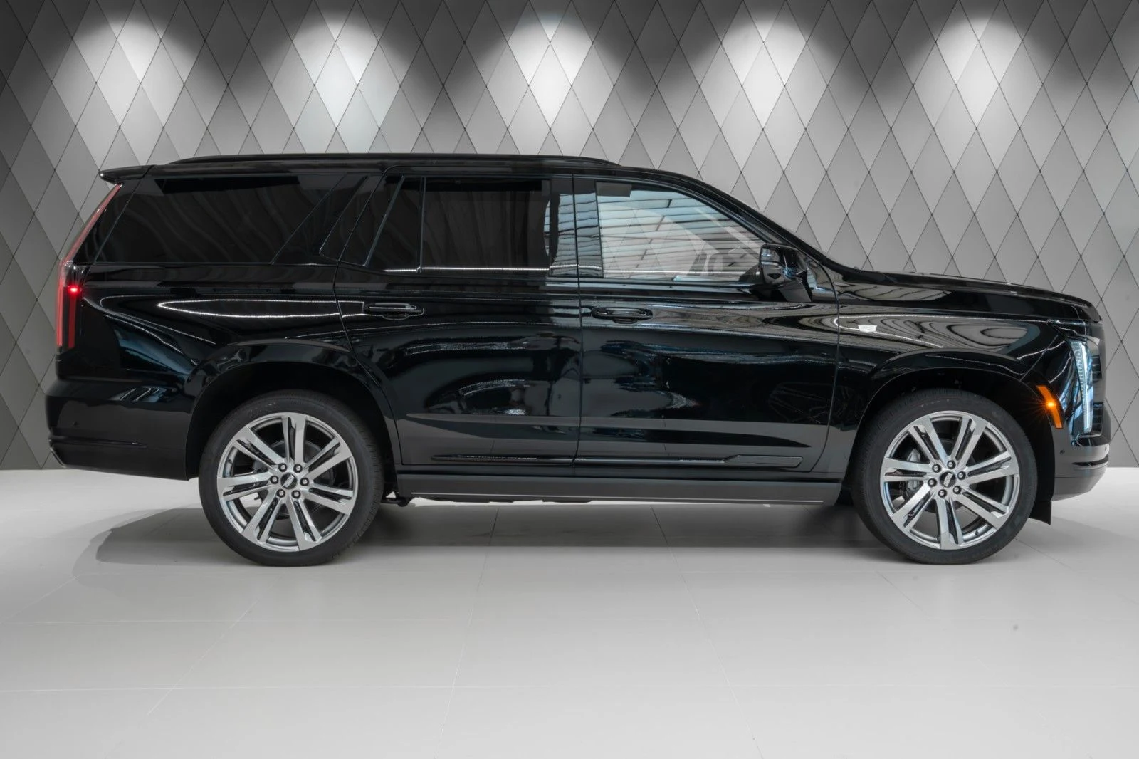Cadillac Escalade, 2/10