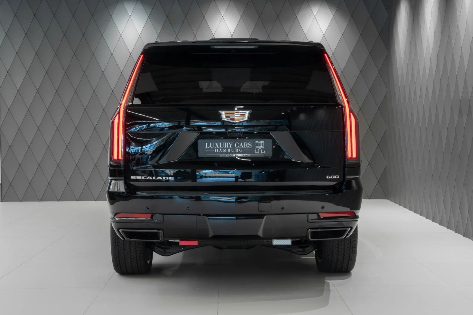 Cadillac Escalade, 5/10