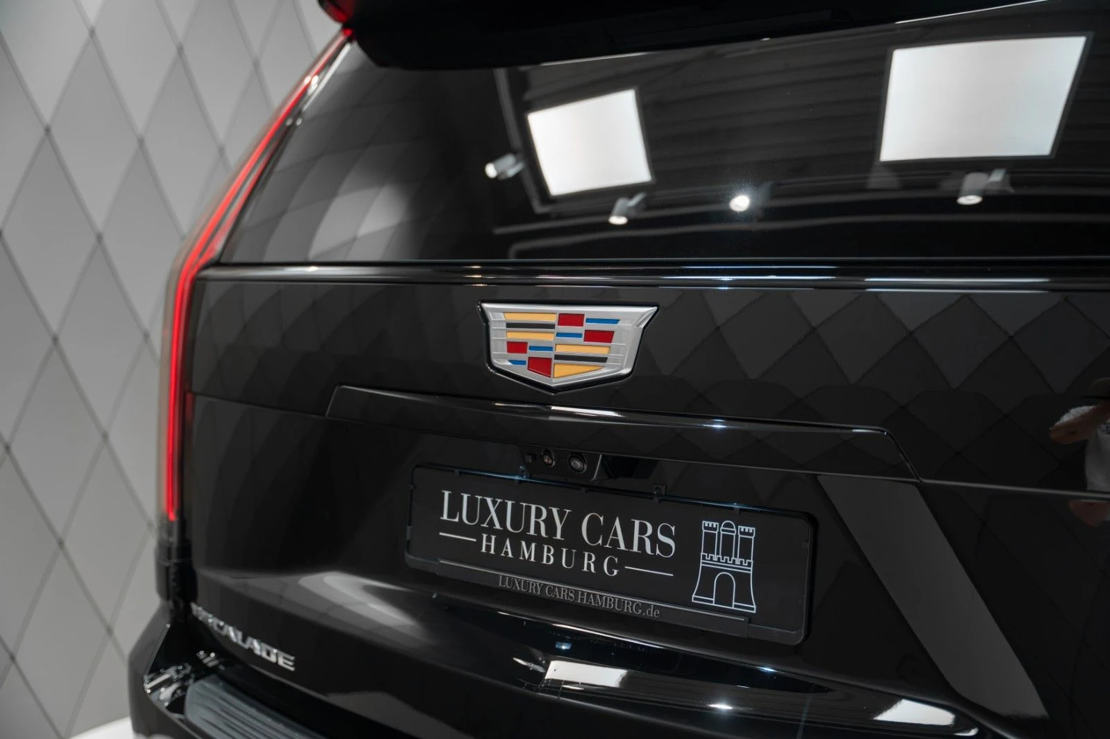 Cadillac Escalade, 8/10