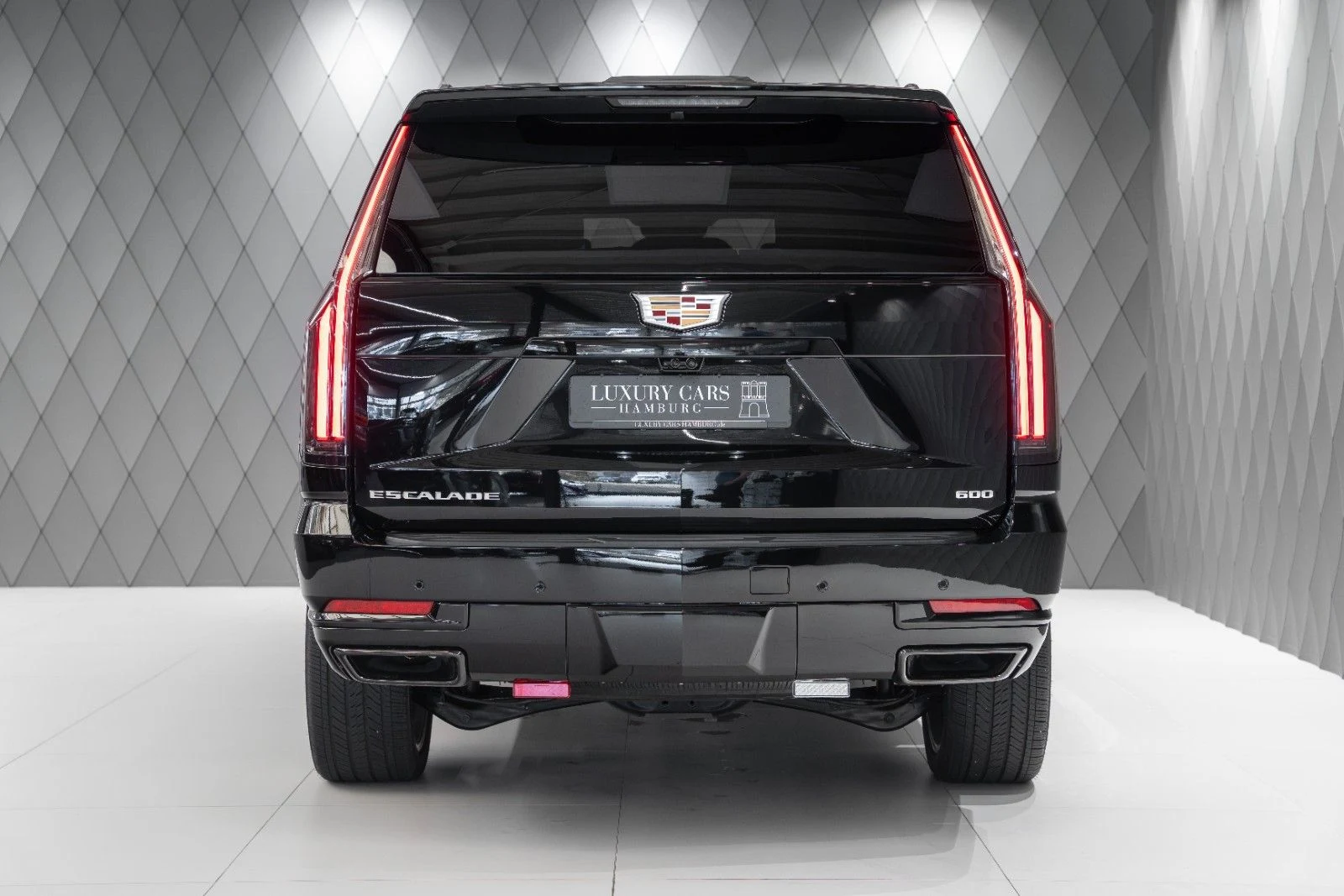 Cadillac Escalade ESV, 5/10