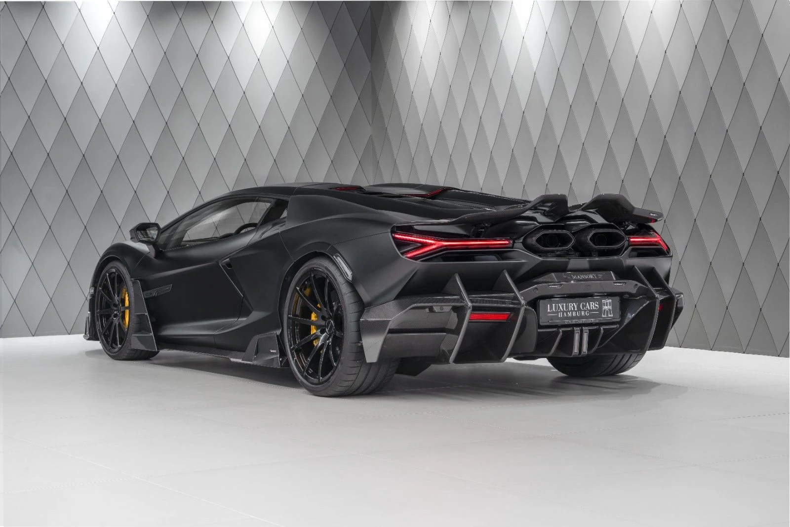 Mansory Revuelto, 4/10