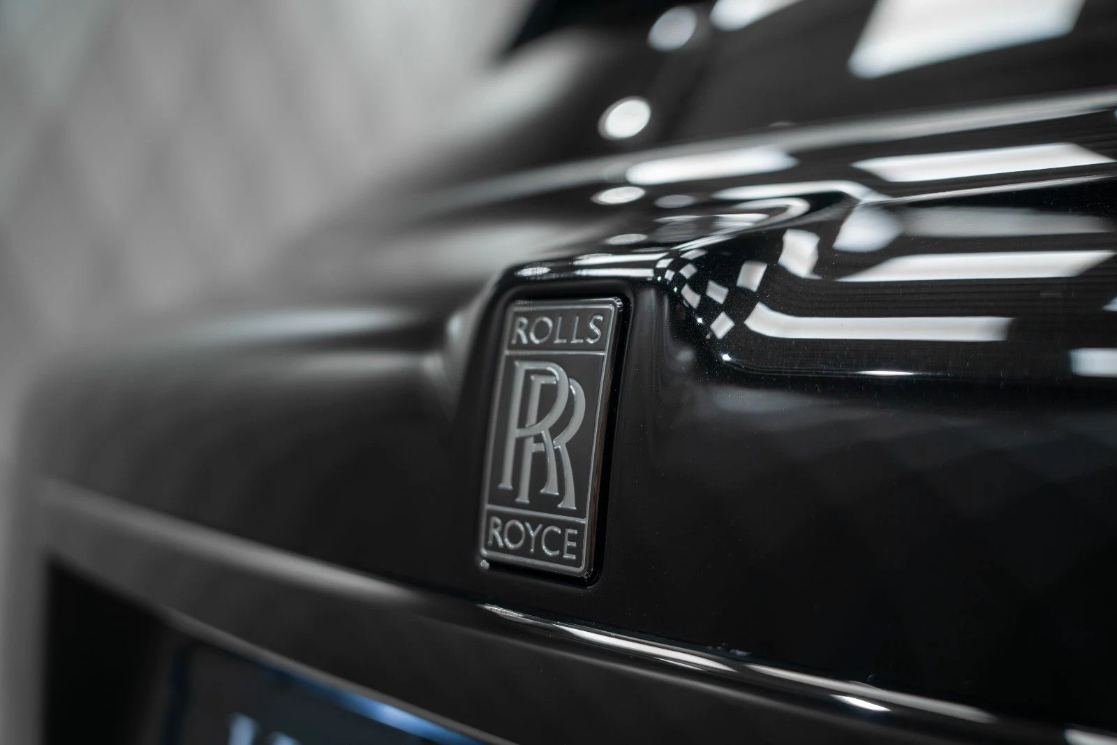 Rolls-Royce Cullinan Black Badge (Series II), 9/10