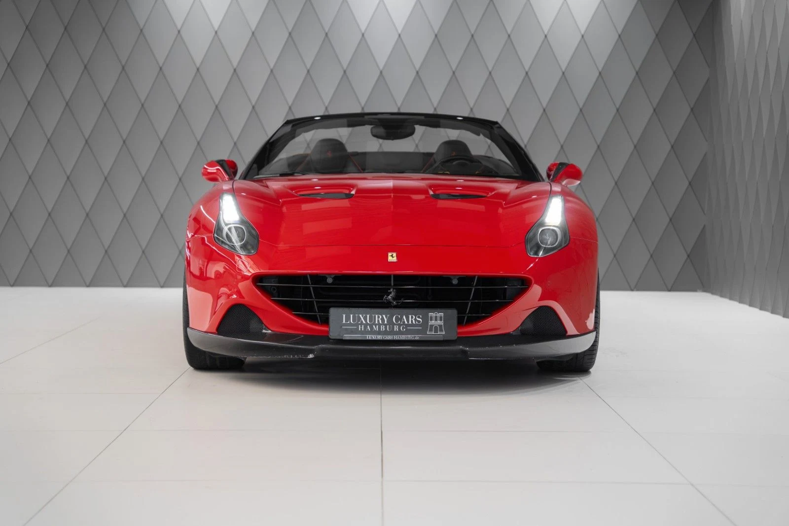 Red Ferrari California T Novitec, full front view