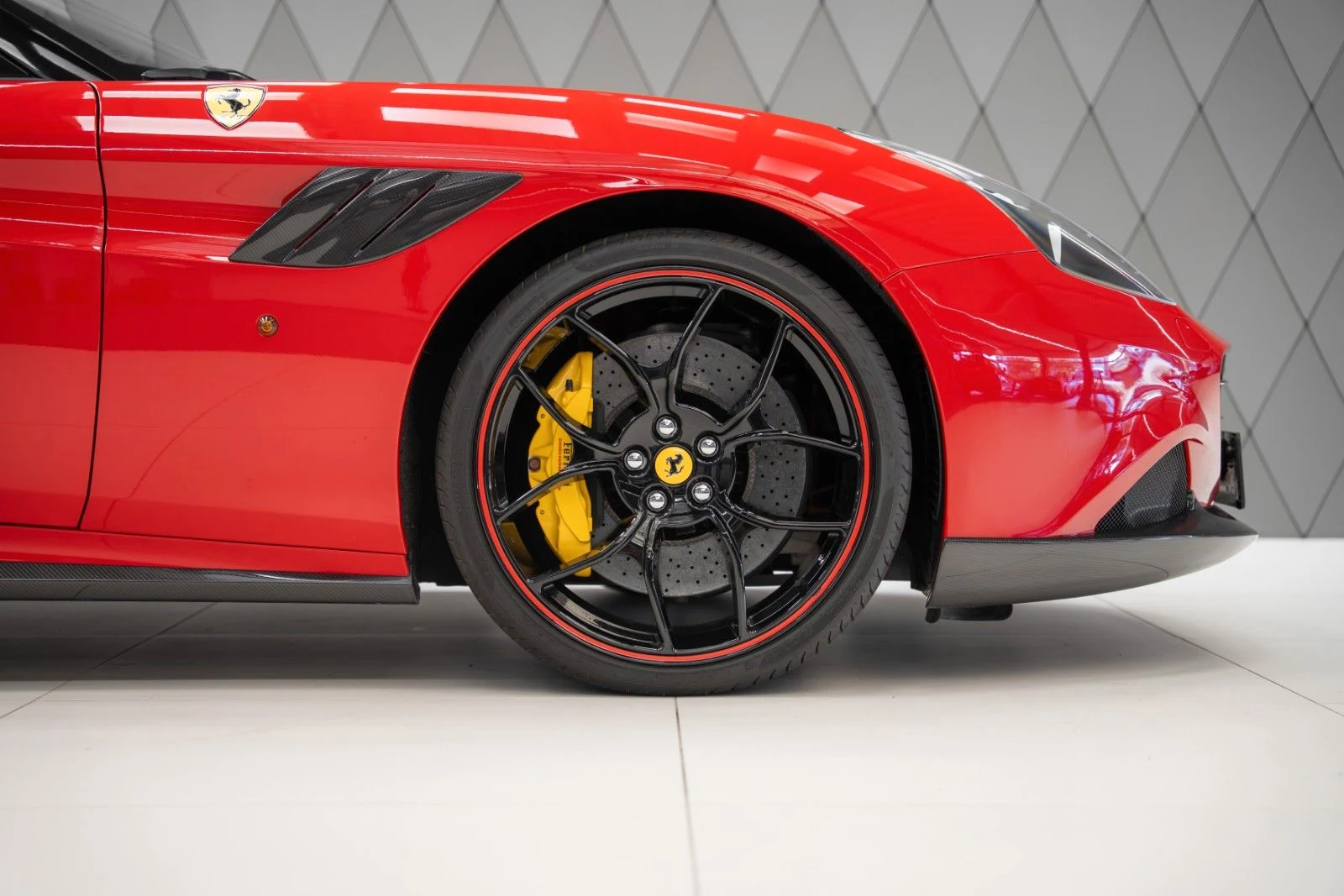 Ferrari California T, 6/10