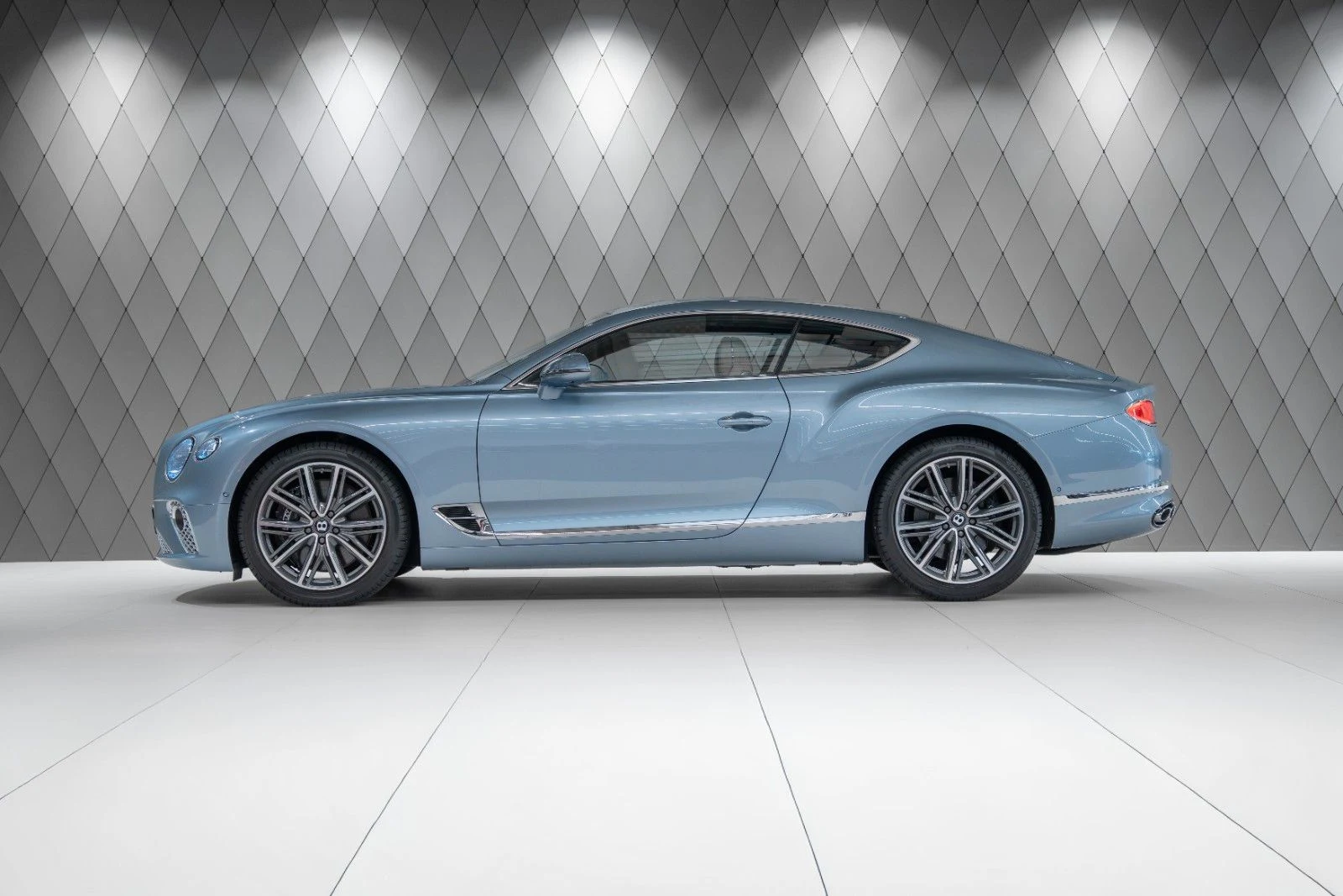 Bentley Continental GT V8 Mulliner, 3/10