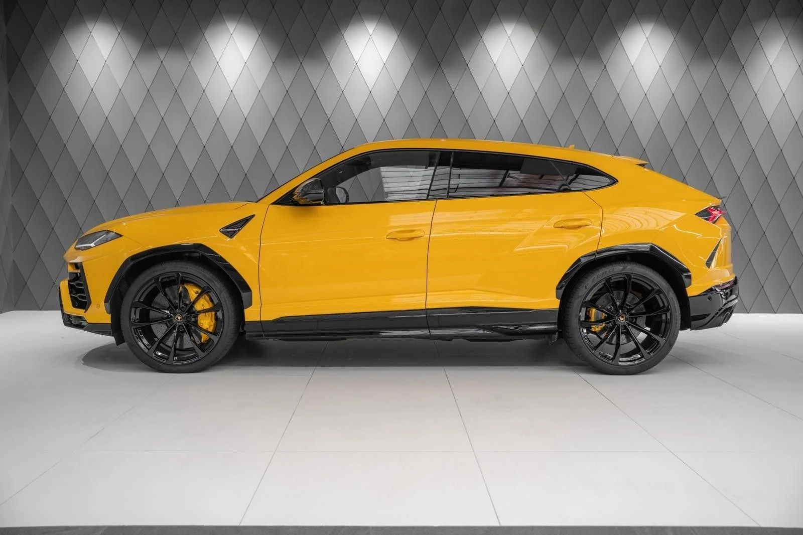 Lamborghini Urus, 3/10