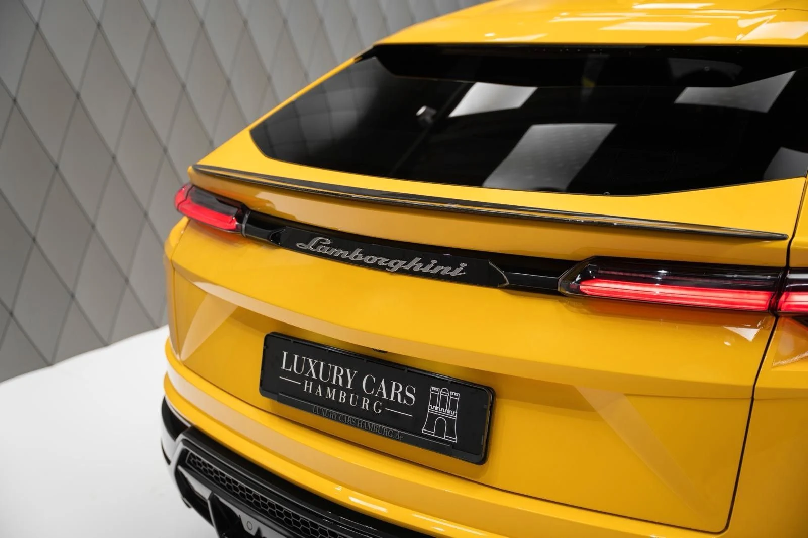 Lamborghini Urus, 9/10