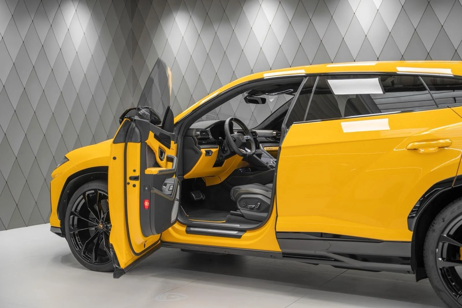 Lamborghini Urus, 10/10