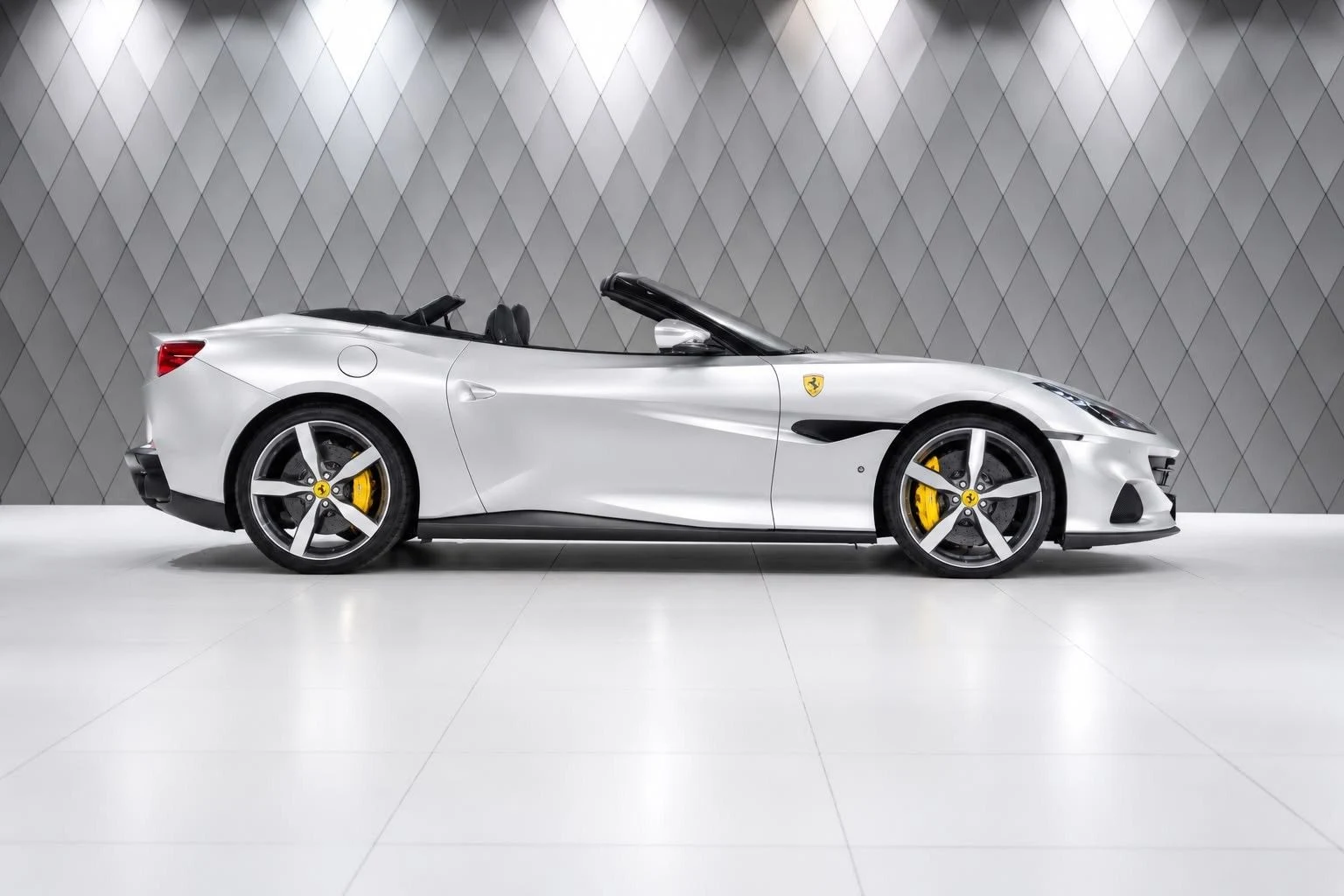 Ferrari Portofino M, 2/10