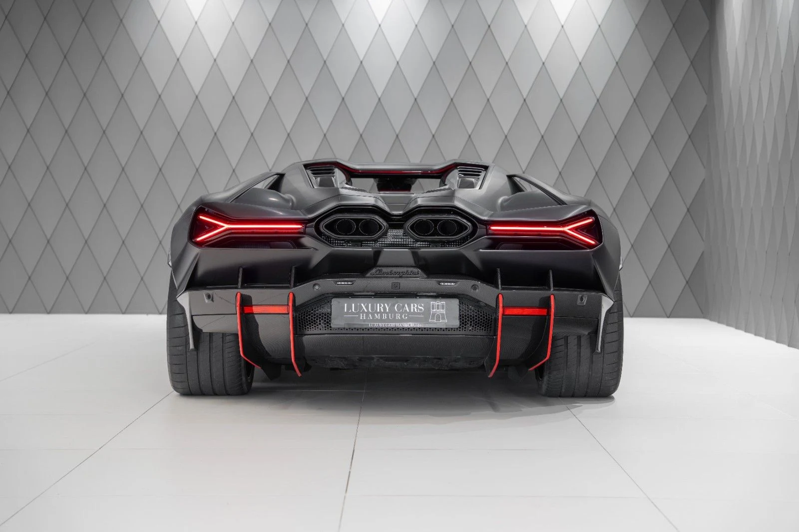 Lamborghini Revuelto, 5/10