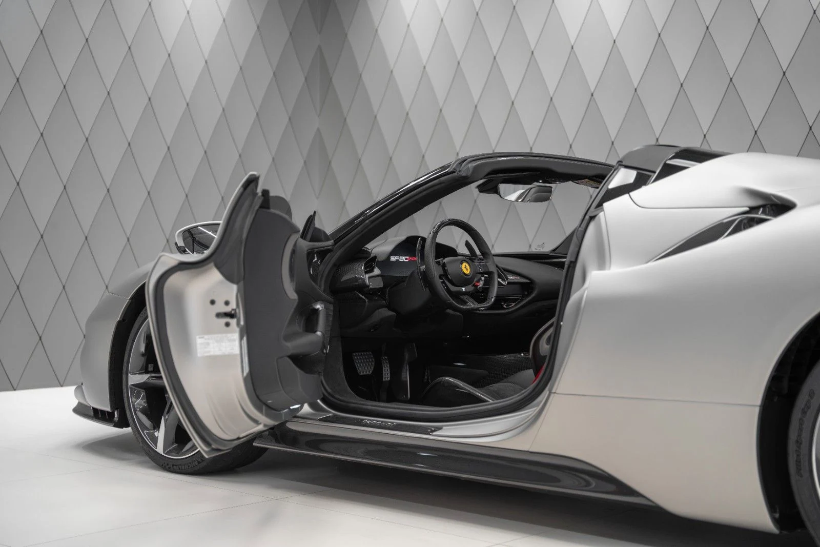 Ferrari SF90 Spider, 9/10