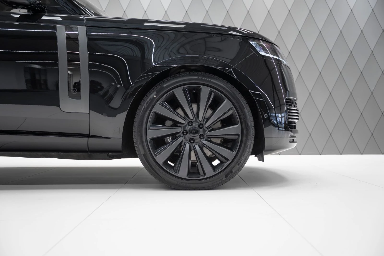 Land Rover Range Rover SV LWB (L460), 6/10