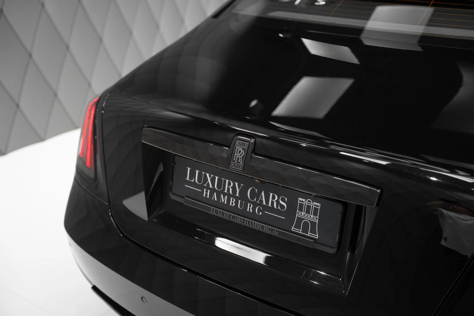 Rolls-Royce Ghost Black Badge (Series II), 8/10