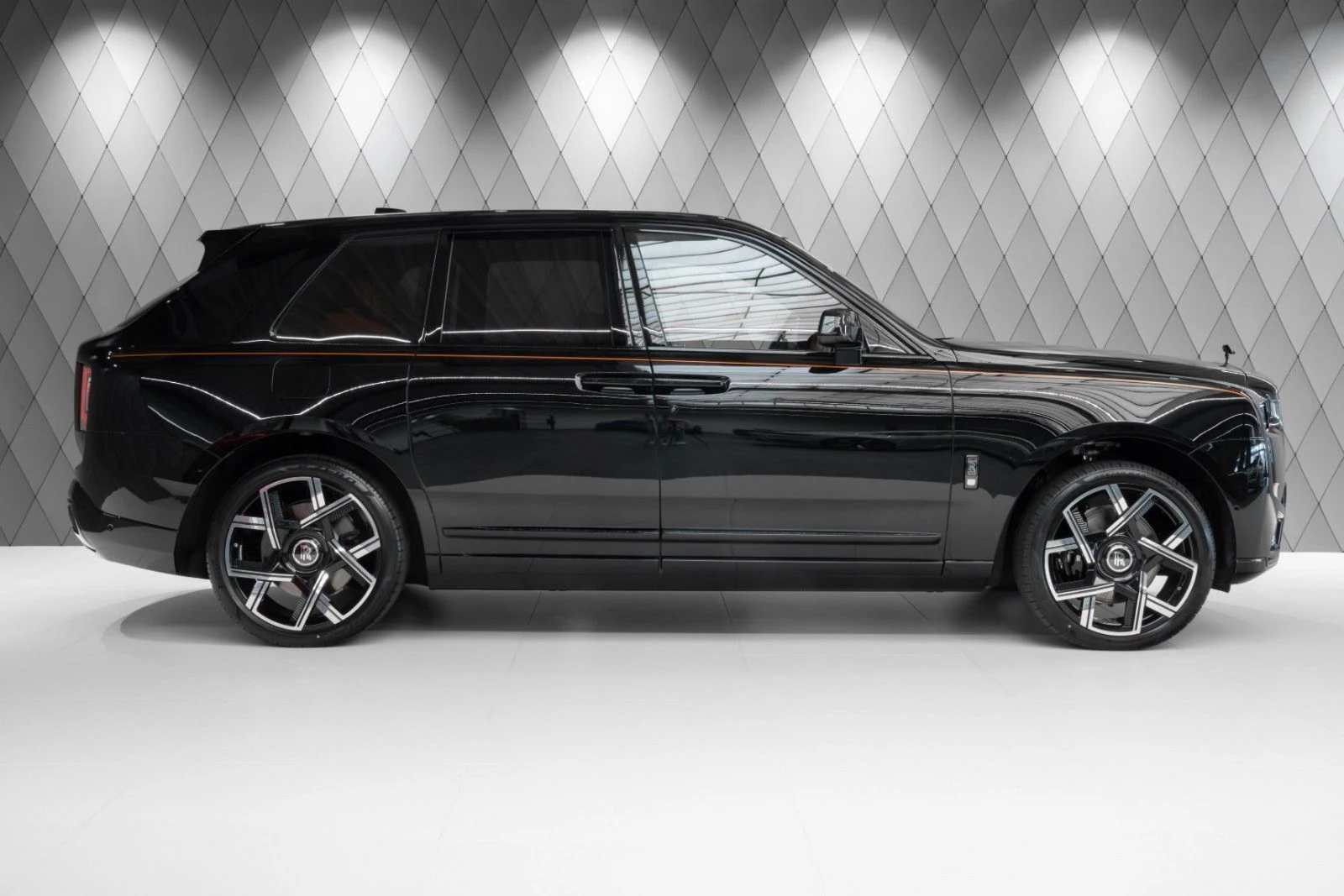 Rolls-Royce Cullinan Black Badge (Series II), 2/10