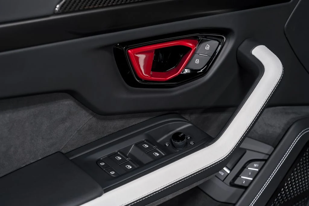2025 Lamborghini Urus SE, 5/30