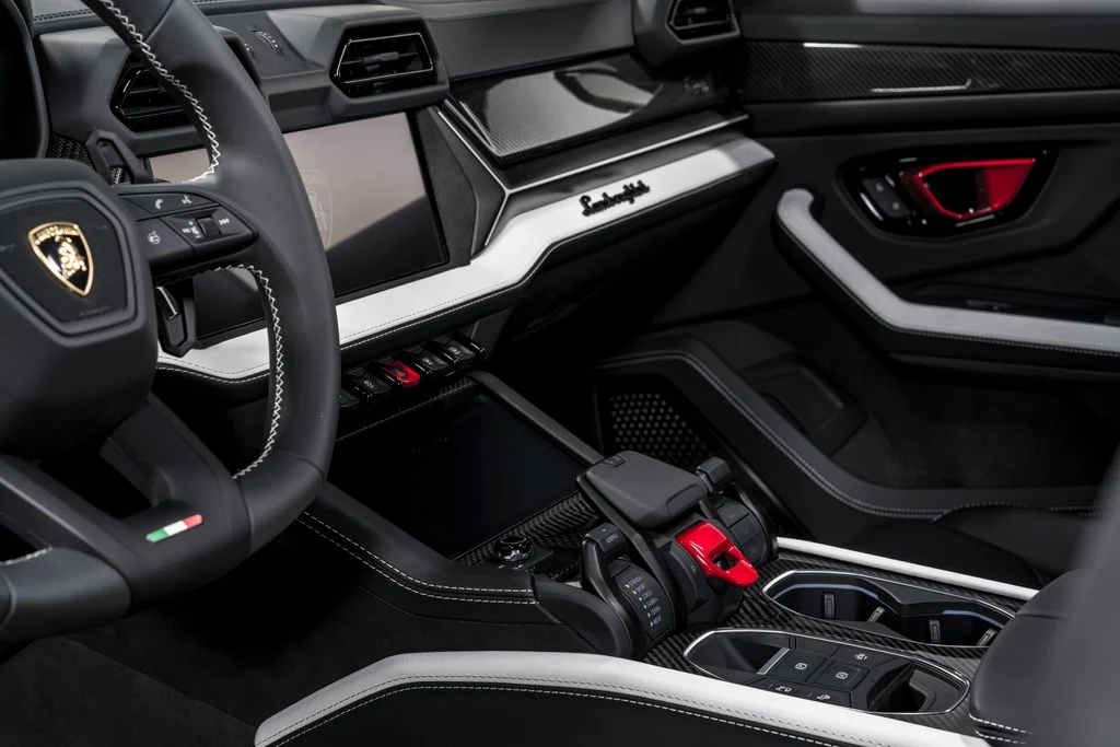 2025 Lamborghini Urus SE, 10/30