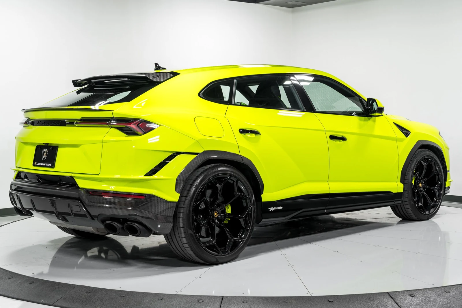 2024 Lamborghini Urus Performante, 2/30