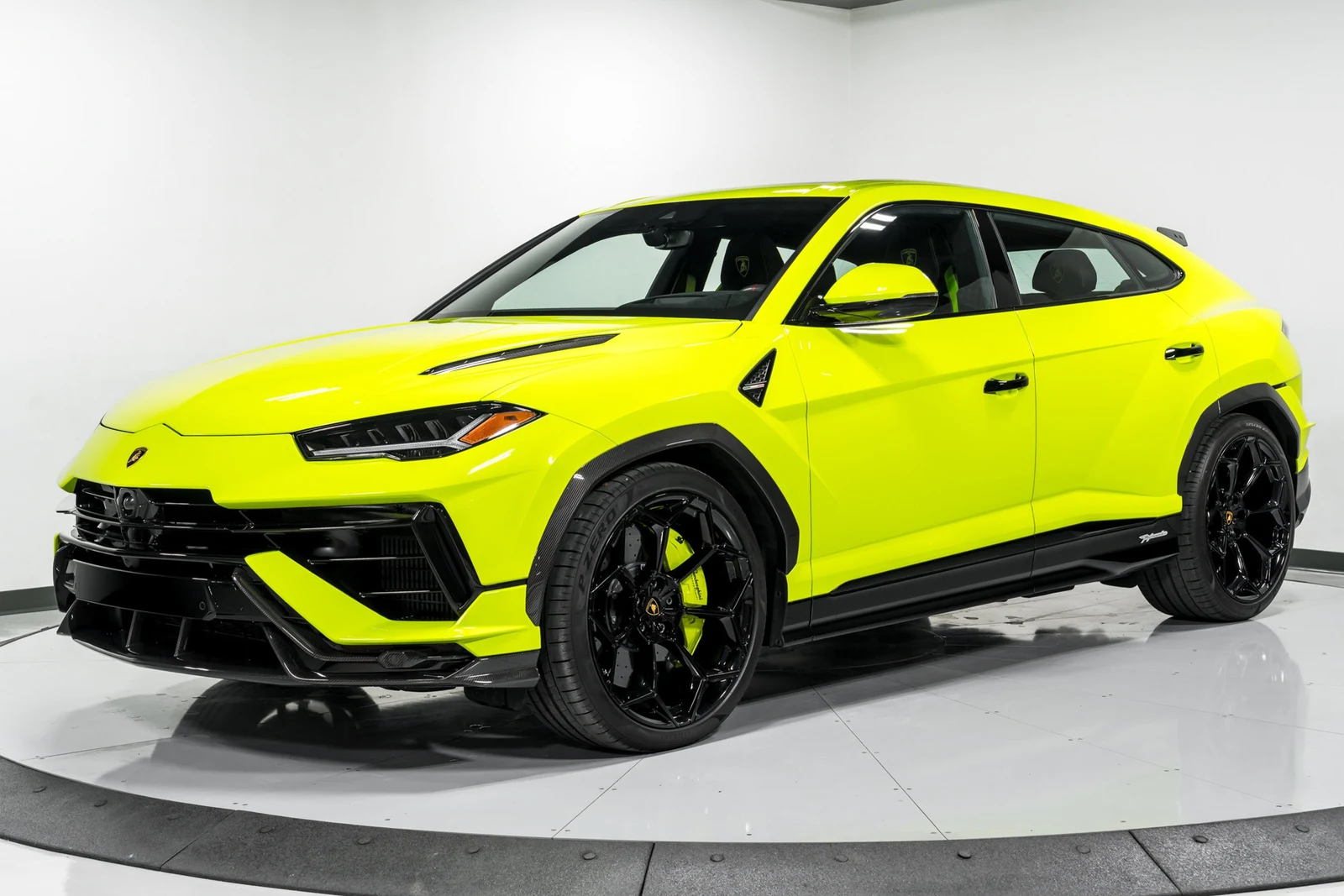 2024 Lamborghini Urus Performante, 4/30