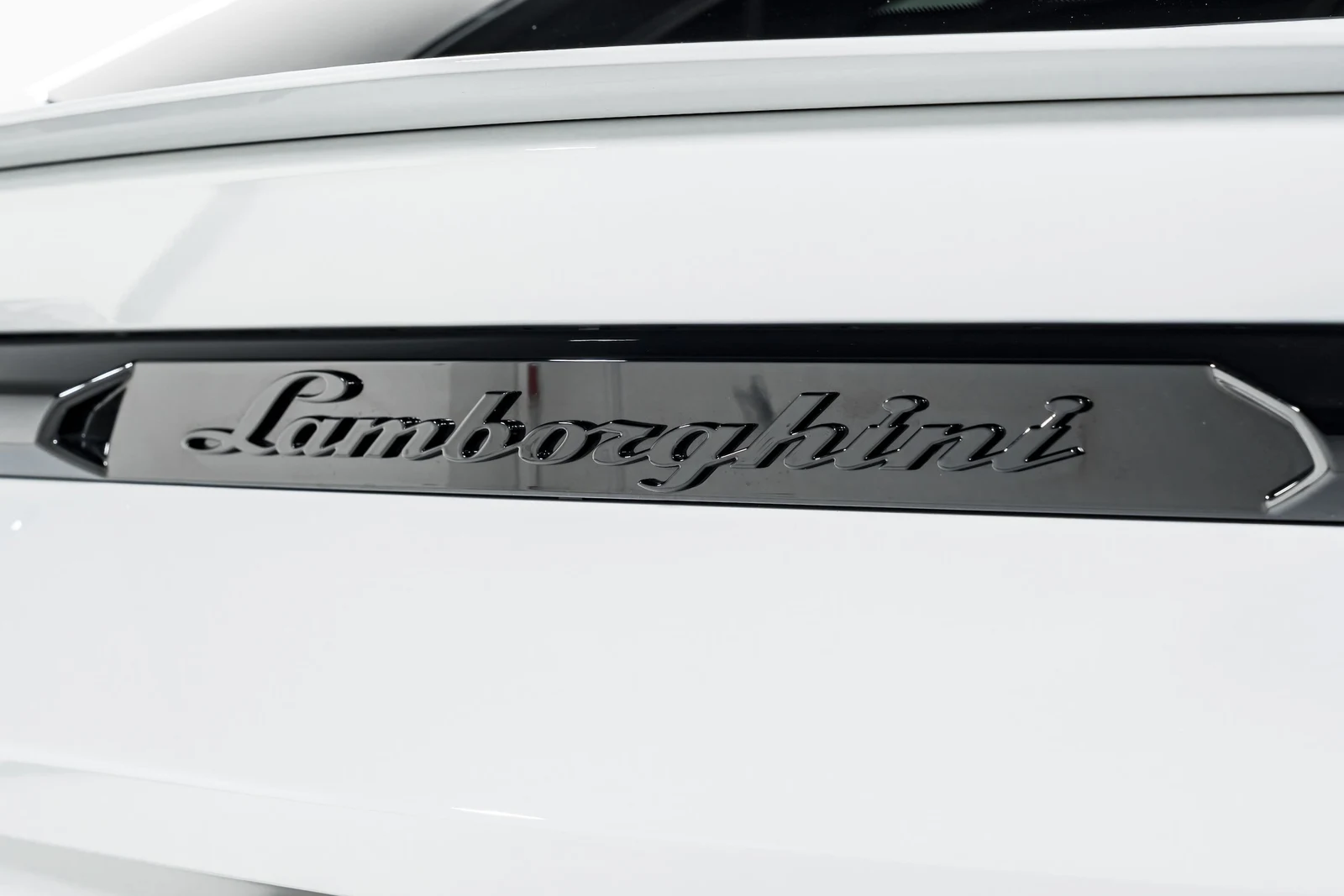 2023 Lamborghini Urus S, 28/30