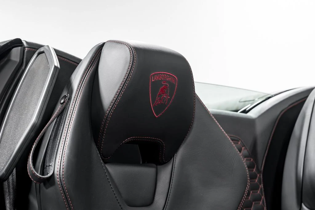 2022 Lamborghini Huracán EVO Spyder RWD, 16/30