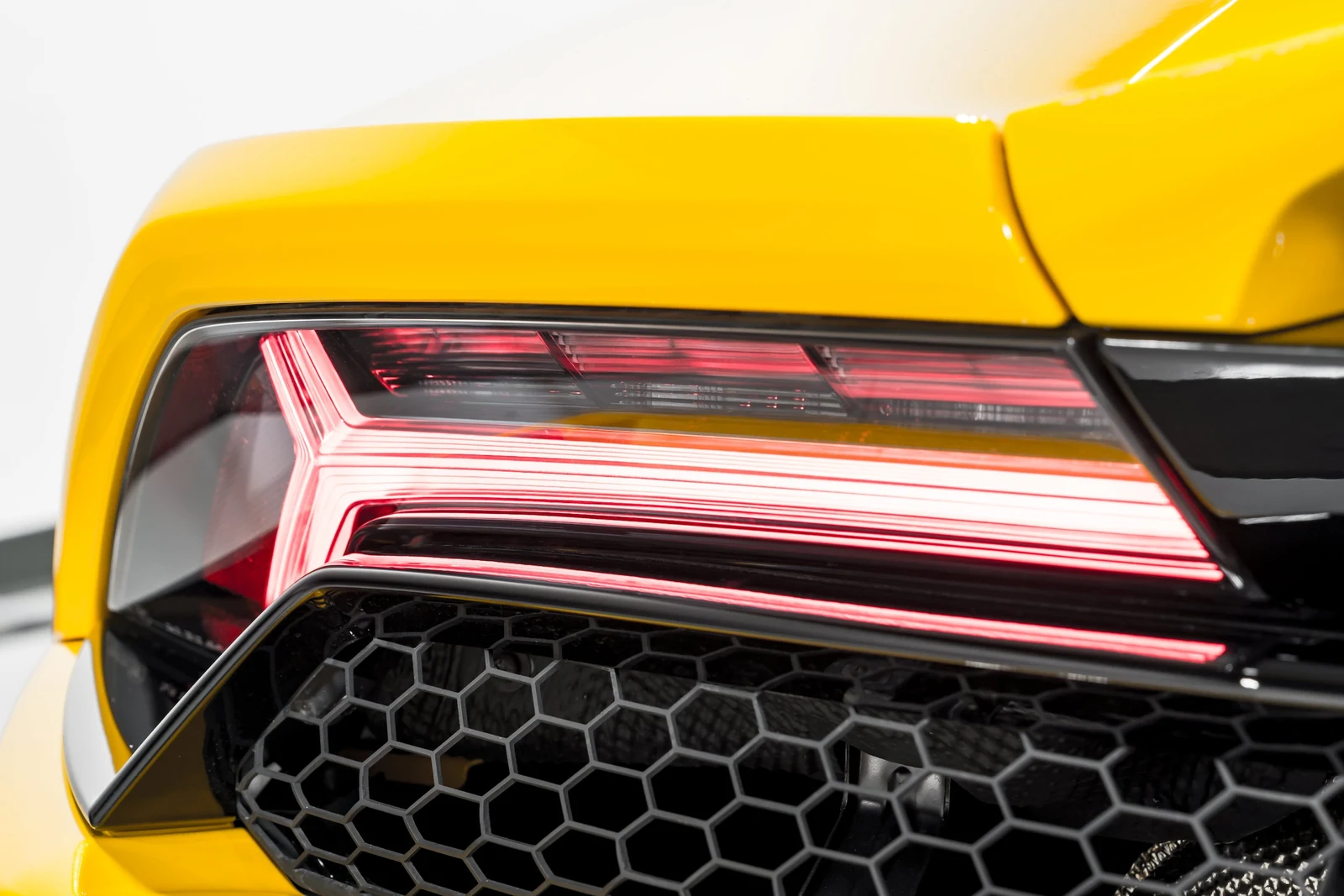 2024 Lamborghini Huracán EVO Spyder, 28/30