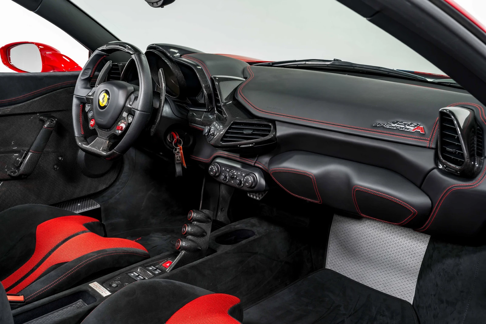 2015 Ferrari 458 Speciale A, 14/30