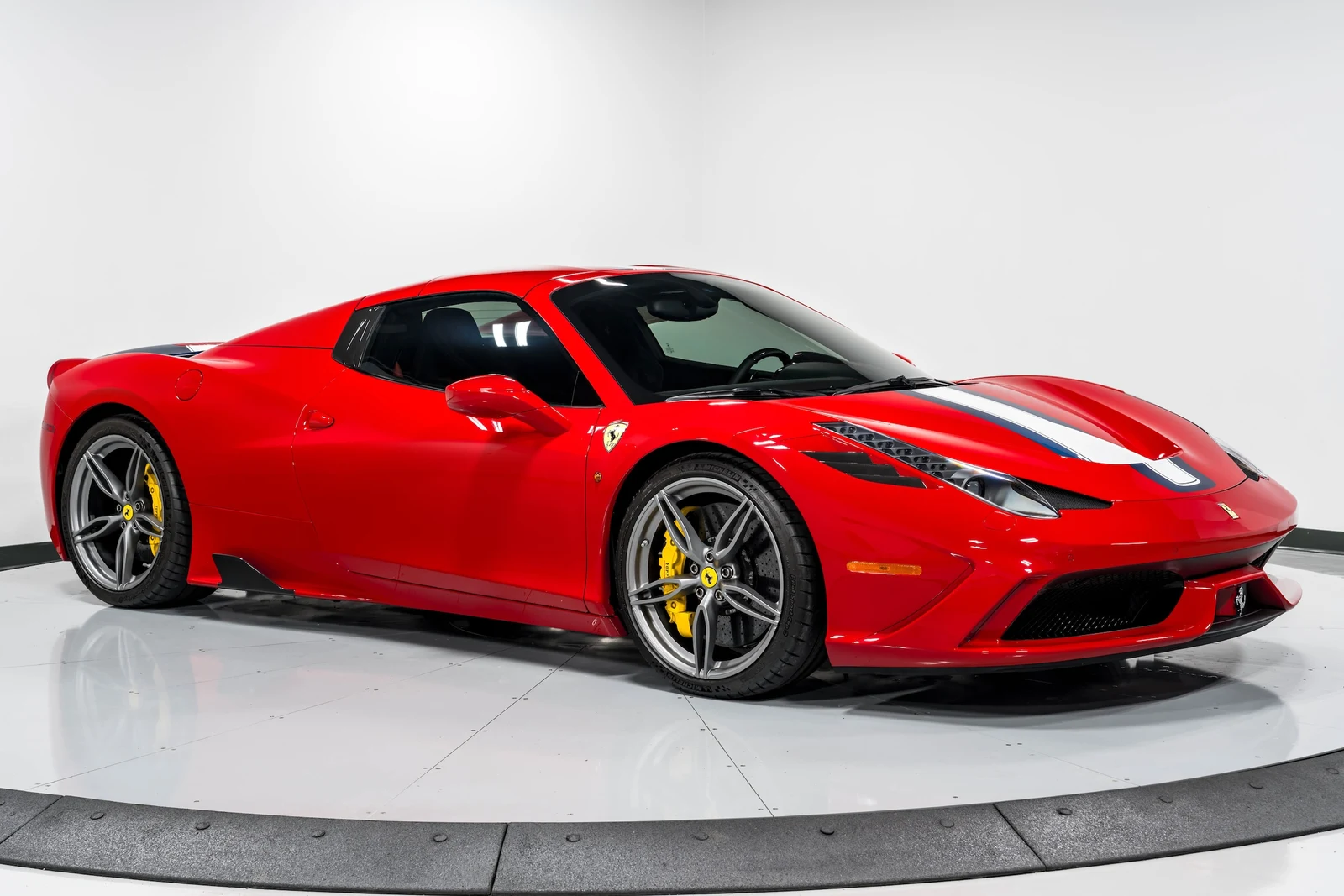 2015 Ferrari 458 Speciale A, 18/30