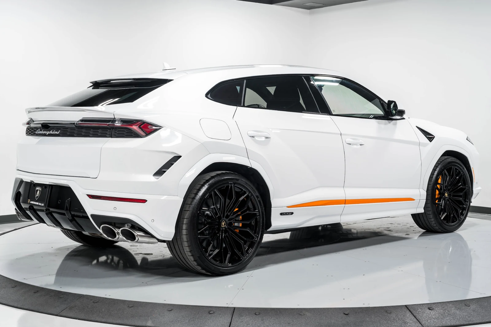 2026 Lamborghini Urus SE, 2/30