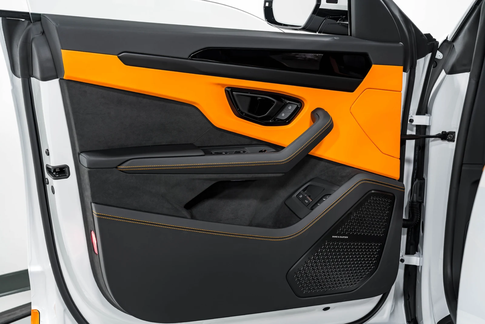 2026 Lamborghini Urus SE, 5/30