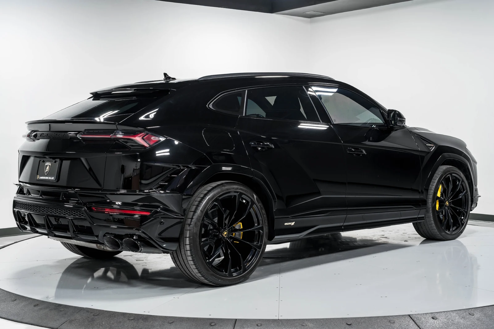2024 Lamborghini Urus S, 2/30