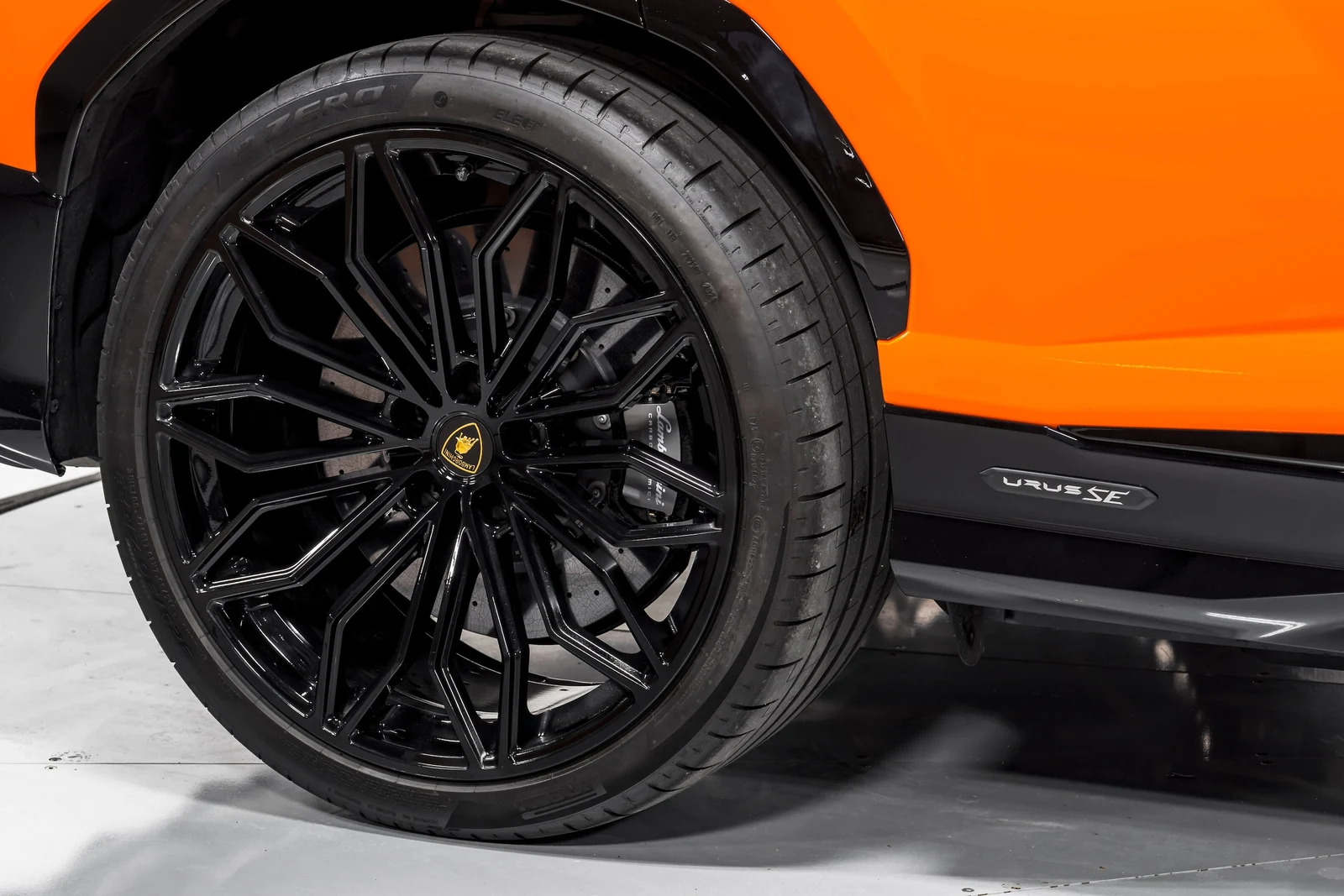 2025 Lamborghini Urus SE, 25/30