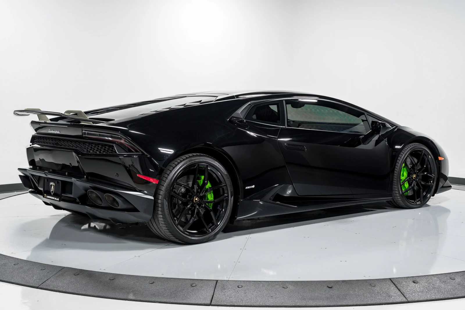 2016 Lamborghini Huracán LP 610-4, 2/30