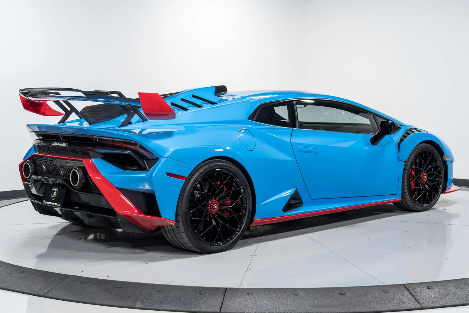 2024 Lamborghini Huracán STO, 2/30