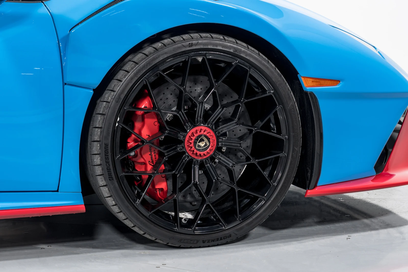 2024 Lamborghini Huracán STO, 25/30