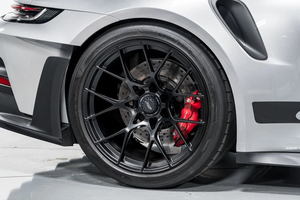 2025 Porsche 911 (992.1) GT3 RS, 27/30