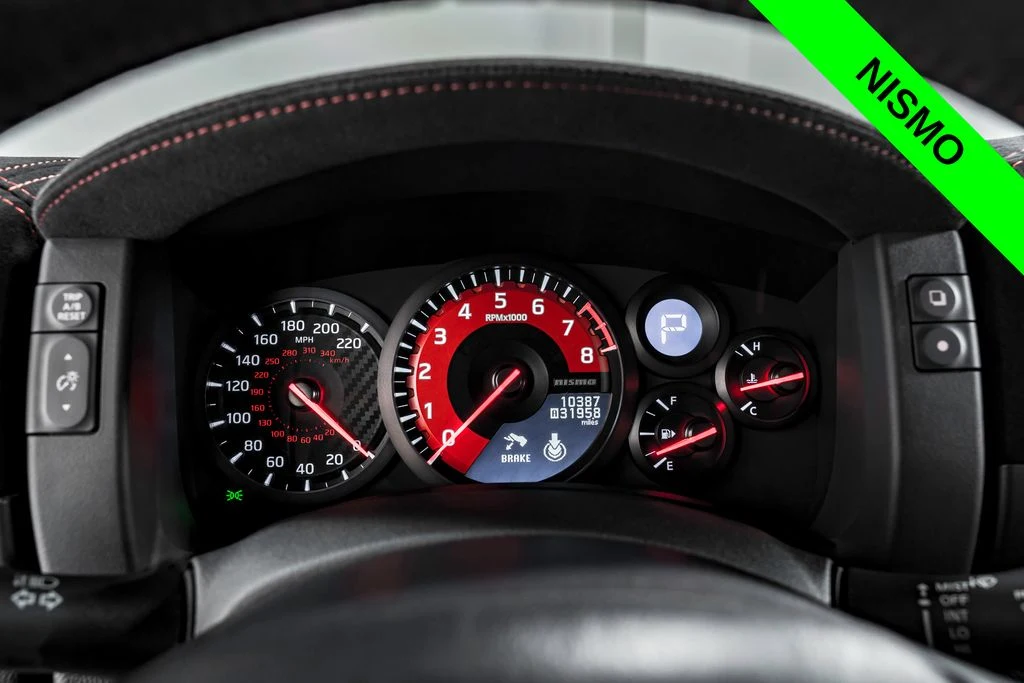 2016 Nissan GT-R Nismo, 10/30