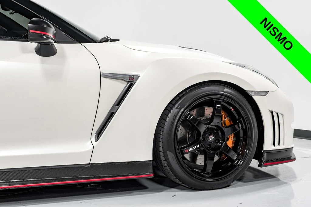 2016 Nissan GT-R Nismo, 25/30