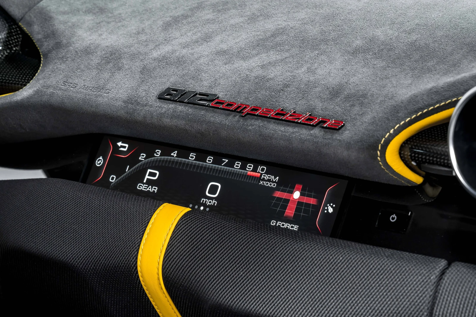 2022 Ferrari 812 Competizione, 13/30