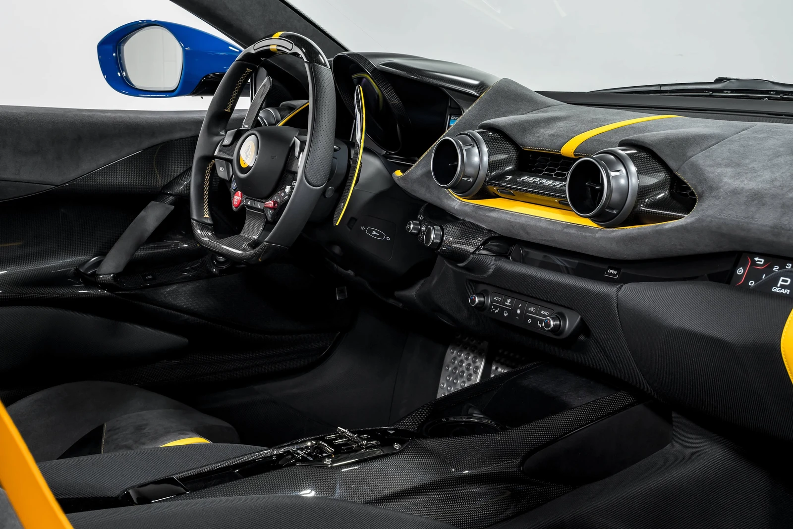 2022 Ferrari 812 Competizione, 15/30