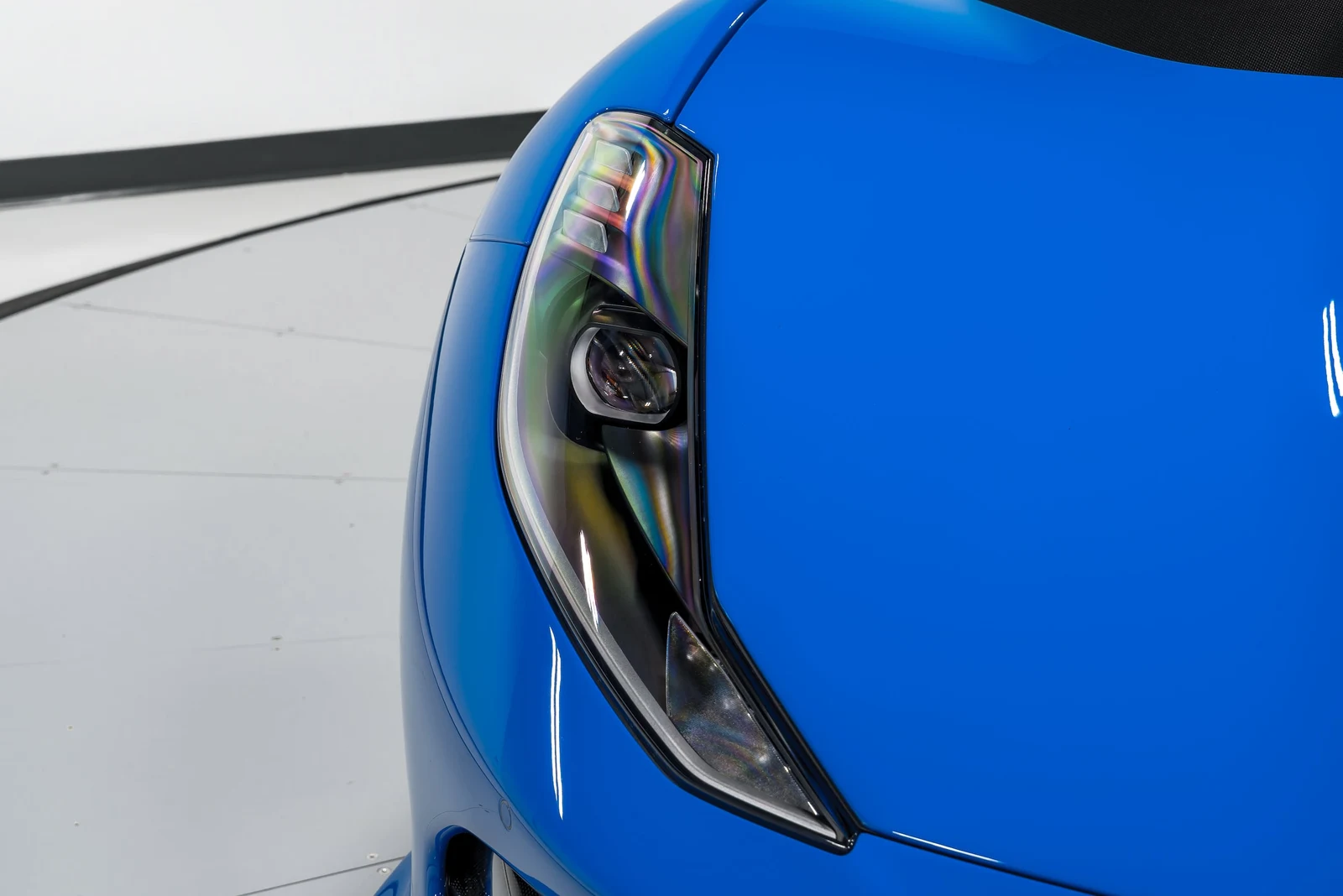 2022 Ferrari 812 Competizione, 20/30