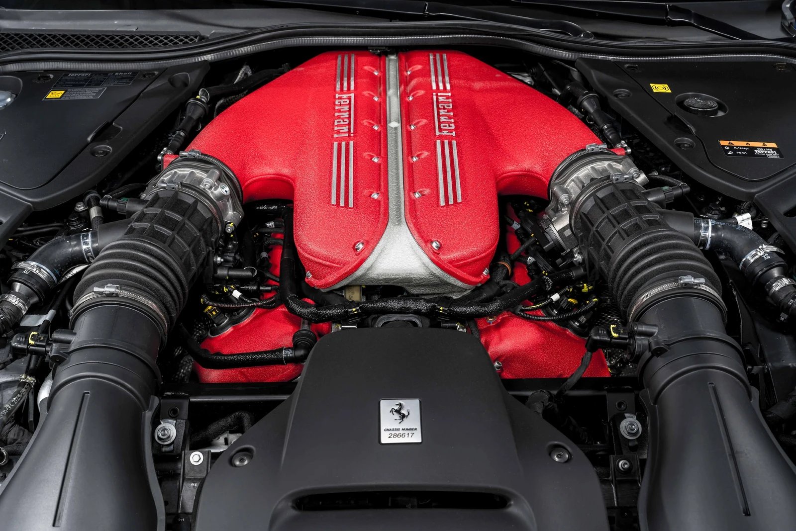 2022 Ferrari 812 Competizione, 22/30