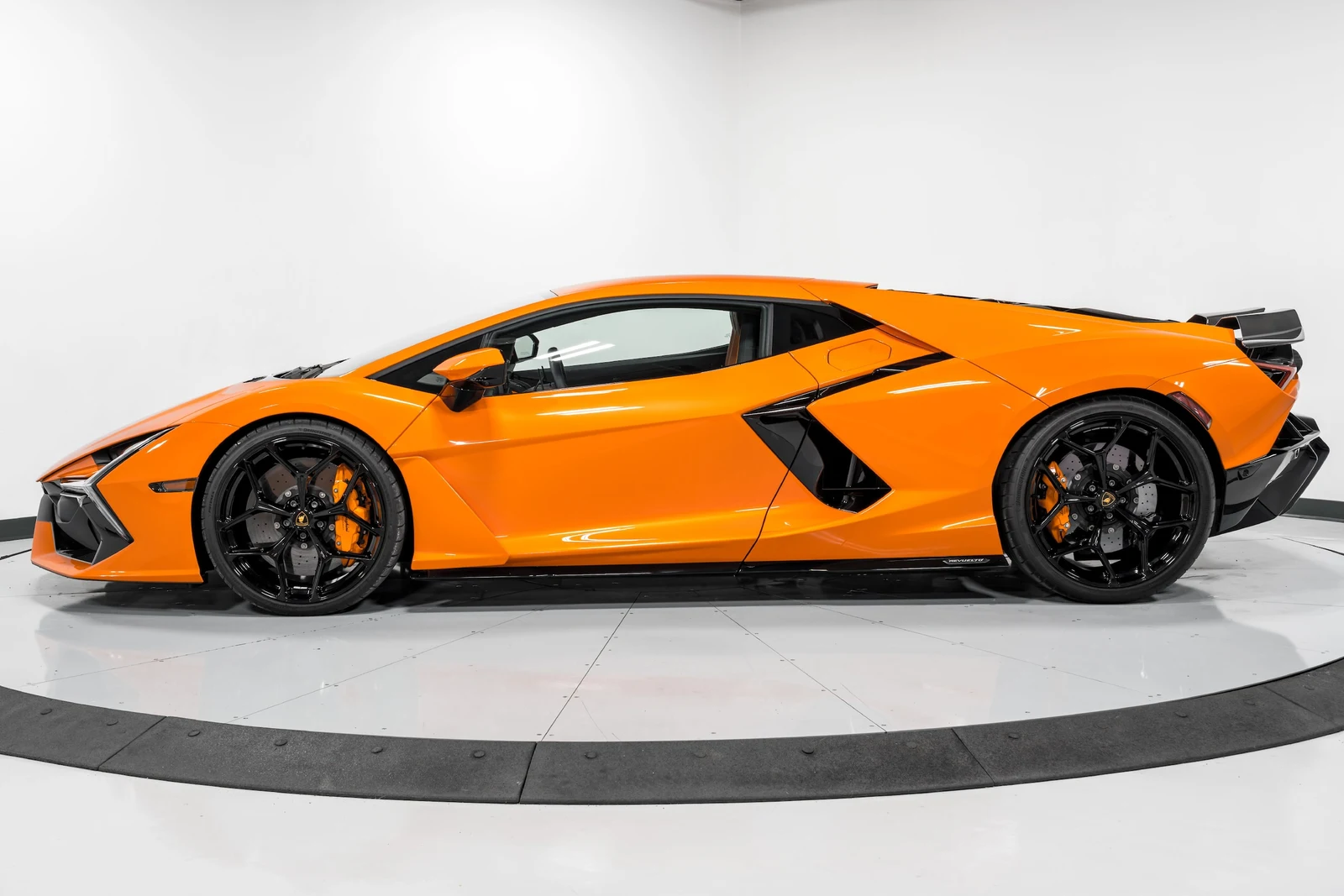 2025 Lamborghini Revuelto, 4/30