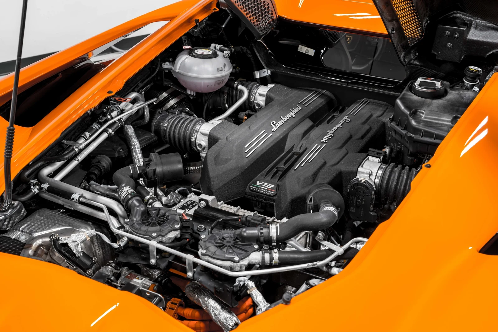 2025 Lamborghini Revuelto, 28/30