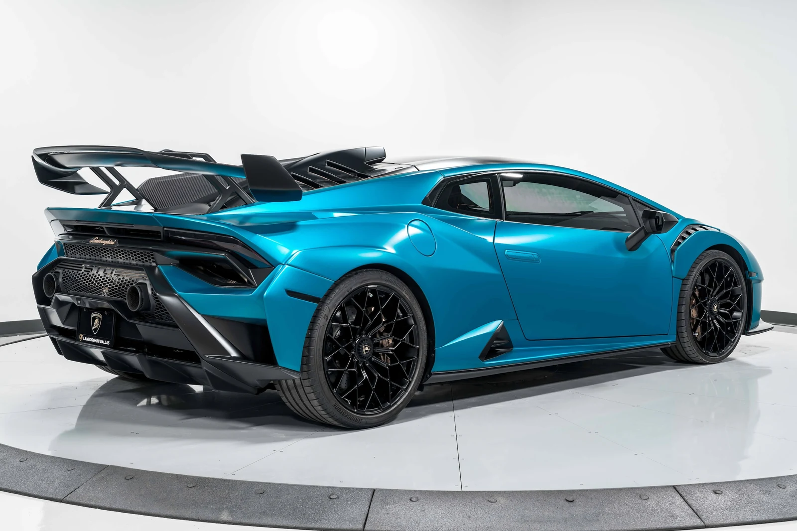 2022 Lamborghini Huracán STO, 2/27